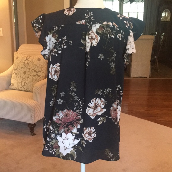 Women’s c & e floral Blouse in Medium - Picture 7 of 12
